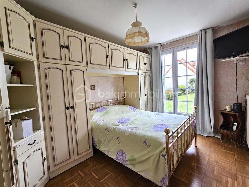 Maison traditionnelle - 137 m² - 6 pièces