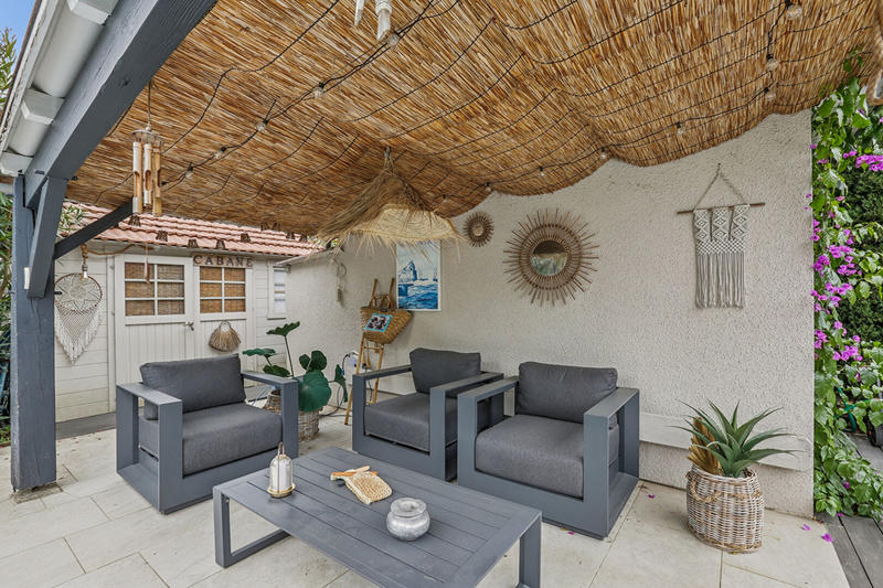 Maison - 221 m² - 6 pièces