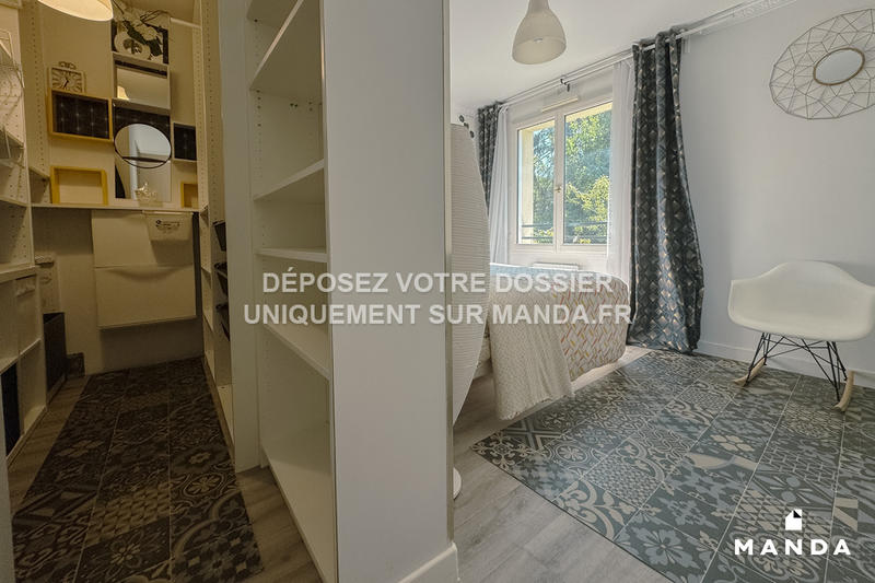 Chambre - 9 m² - 5 pièces