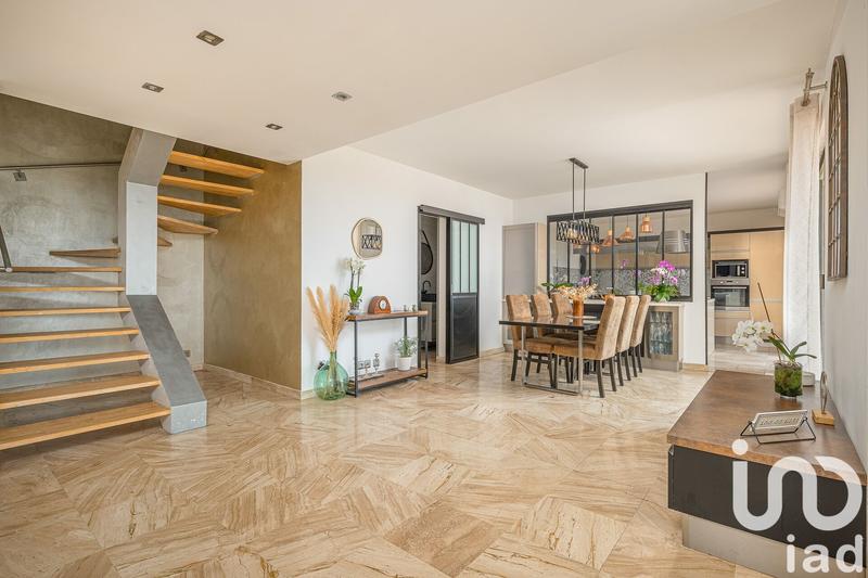 Maison - 350 m² - 10 pièces