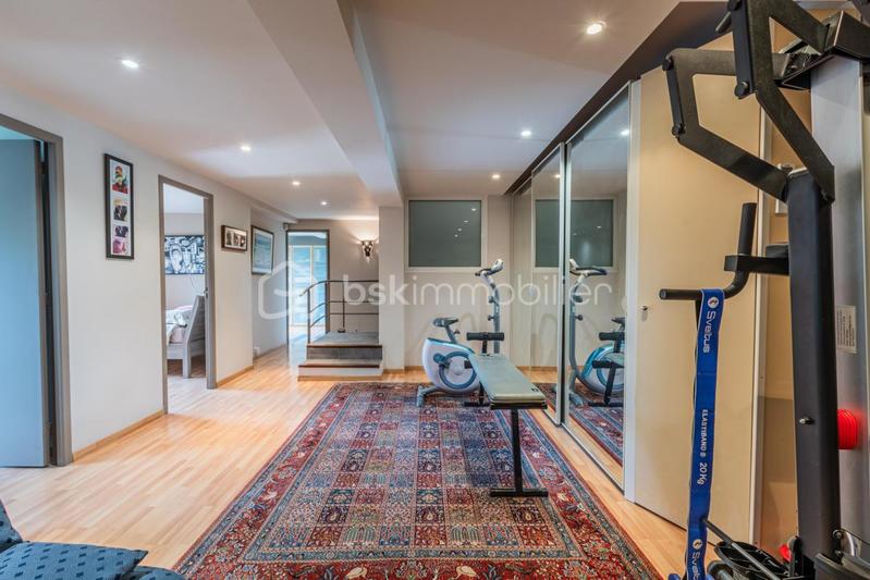 Villa - 229 m² - 6 pièces