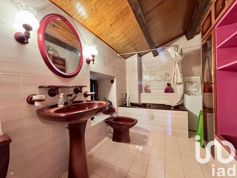 Maison - 220 m² - 10 pièces