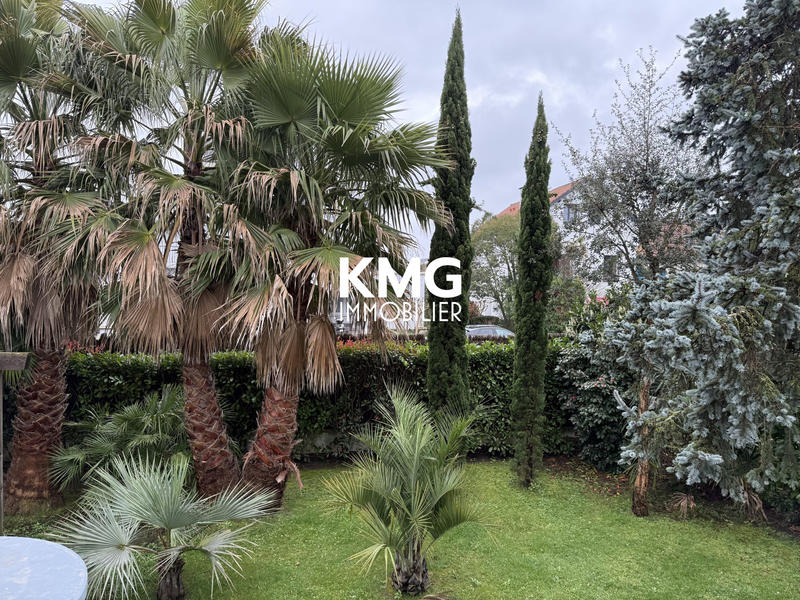 Maison traditionnelle - 210 m² - 9 pièces