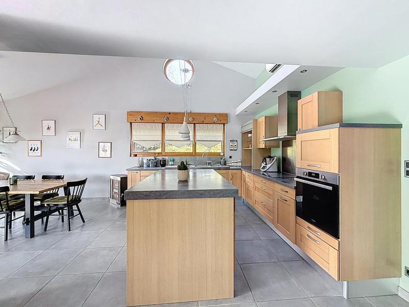 Villa - 180 m² - 6 pièces