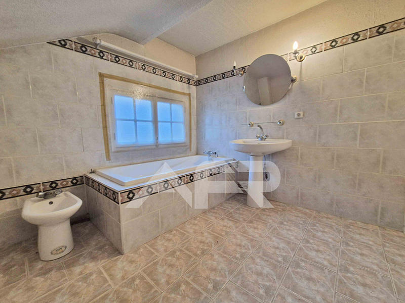 Maison - 98 m² - 5 pièces