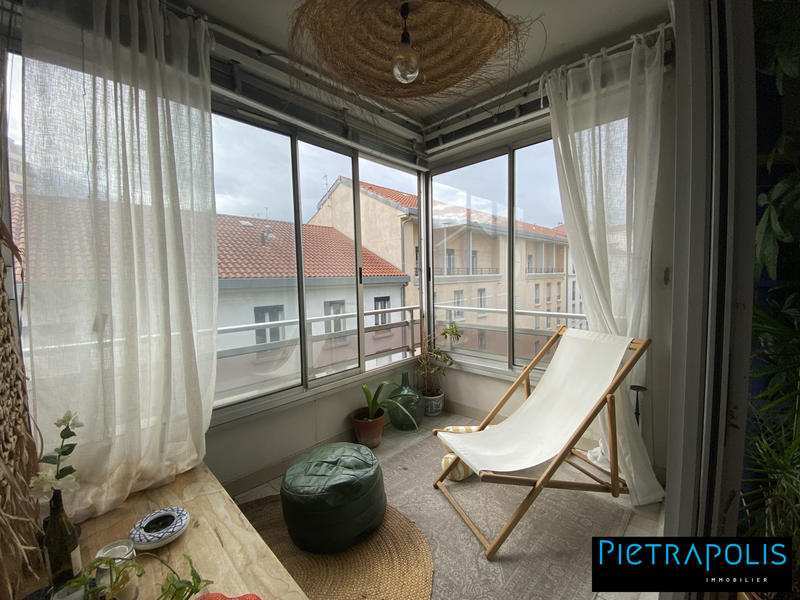 Appartement - 60 m² - 2 pièces