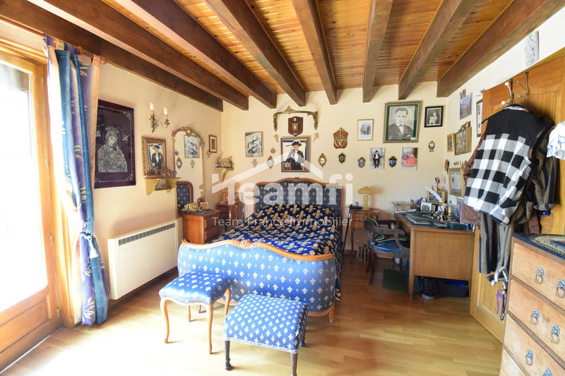 Maison - 310 m² - 10 pièces