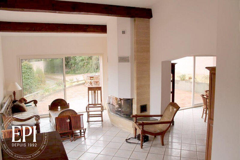 Propriété - 170 m² - 7 pièces