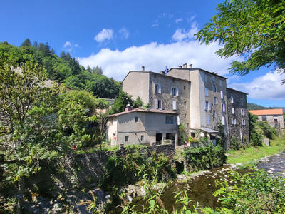 Maison - 324 m² - 12 pièces