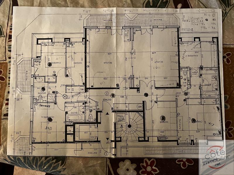 Appartement - 157 m² - 7 pièces