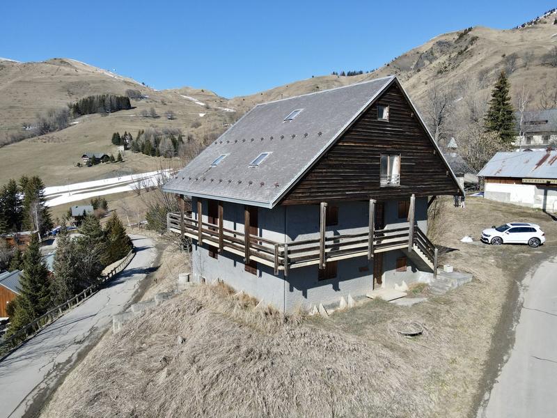 Châlet - 453 m² - 14 pièces