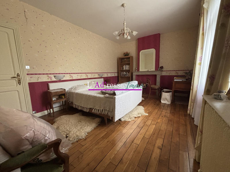 Maison traditionnelle - 238 m² - 7 pièces