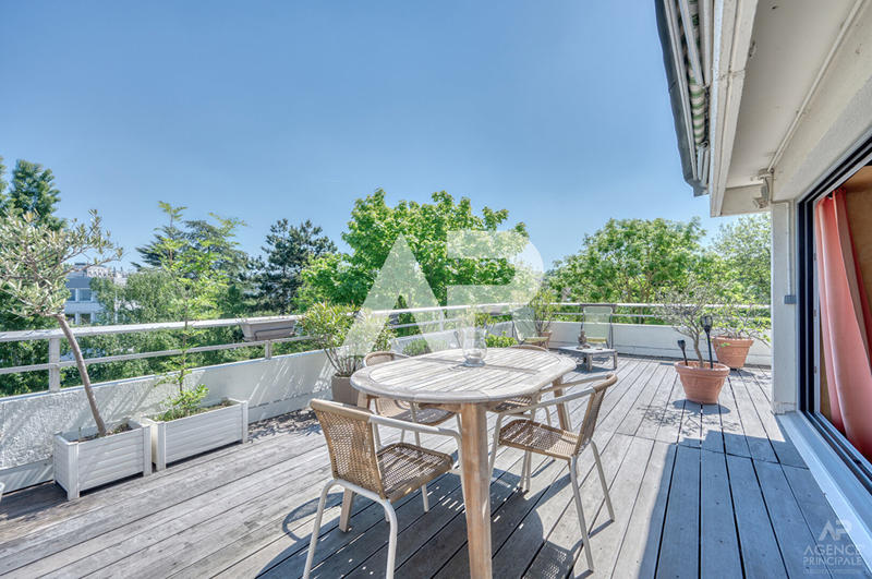 Appartement - 102 m² - 6 pièces