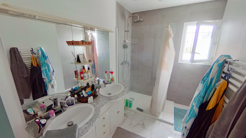 Maison - 180 m² - 7 pièces