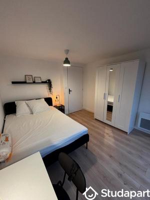 Chambre - 12 m² - 1 pièce