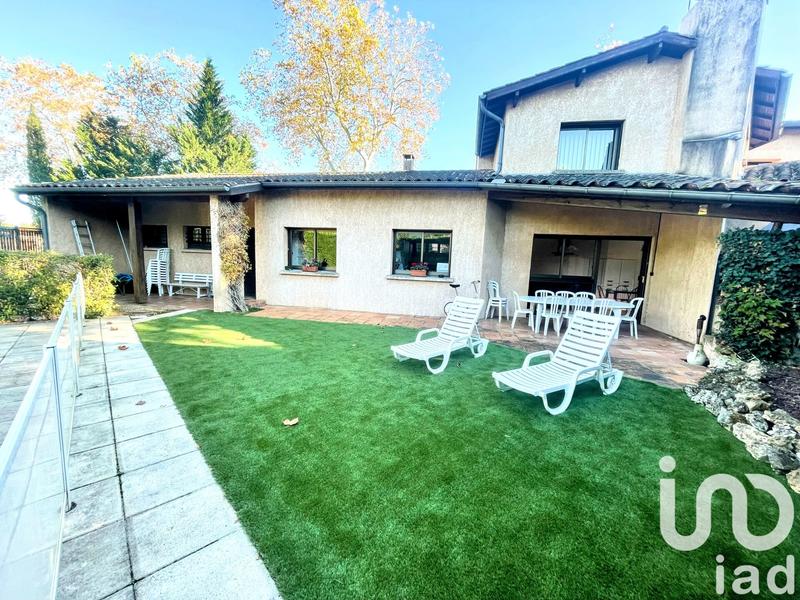 Maison - 231 m² - 7 pièces