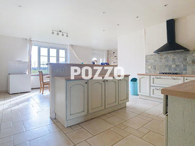 Maison - 260 m² - 11 pièces
