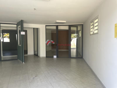 Local commercial - 67 m² - 3 pièces