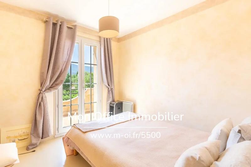 Maison traditionnelle - 145 m² - 5 pièces