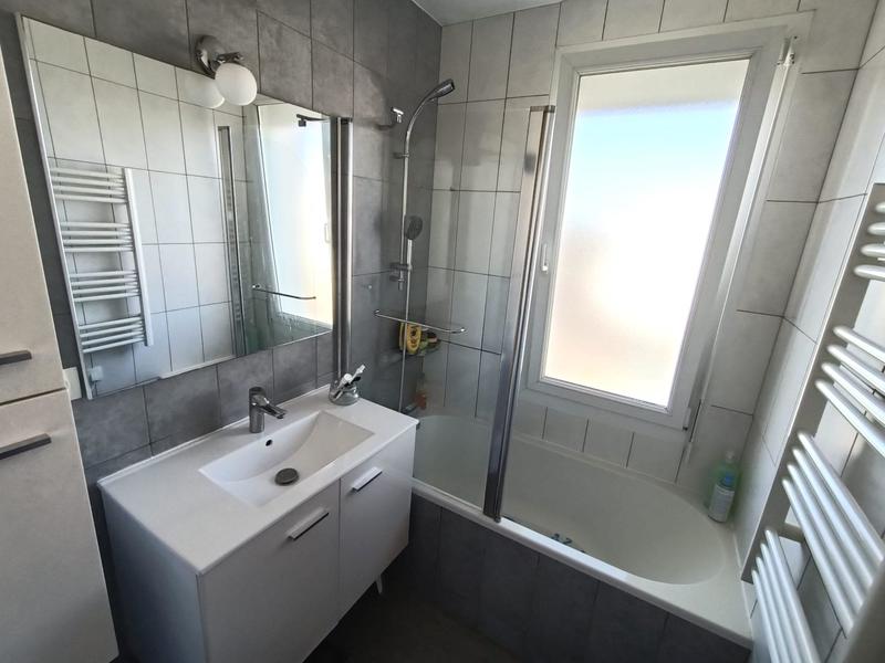 Maison traditionnelle - 82 m² - 4 pièces