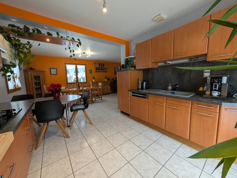 Maison - 93 m² - 4 pièces