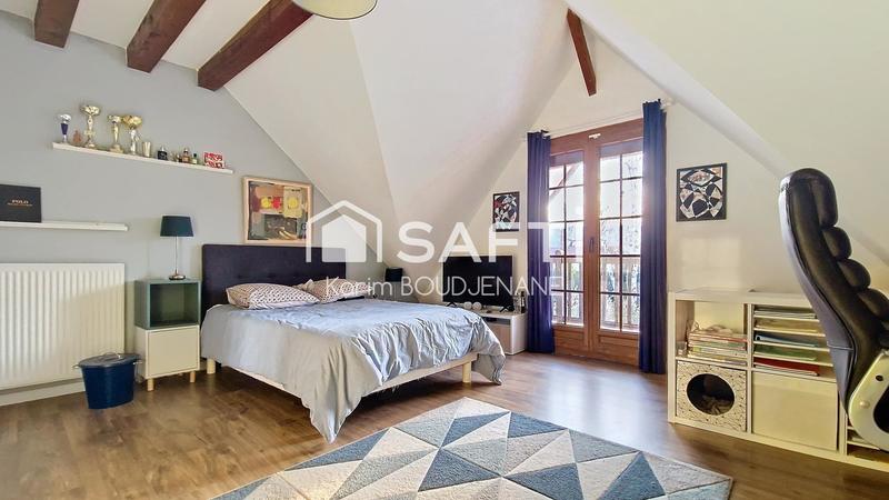 Maison - 215 m² - 7 pièces