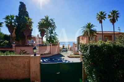 Villa - 750 m² - 10 pièces