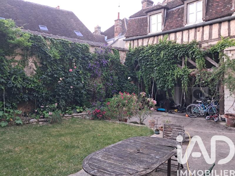 Maison - 306 m² - 12 pièces