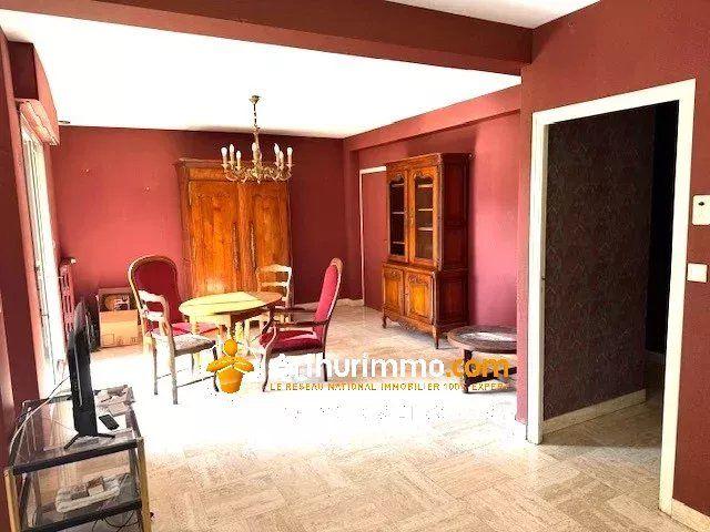 Maison - 215 m² - 7 pièces