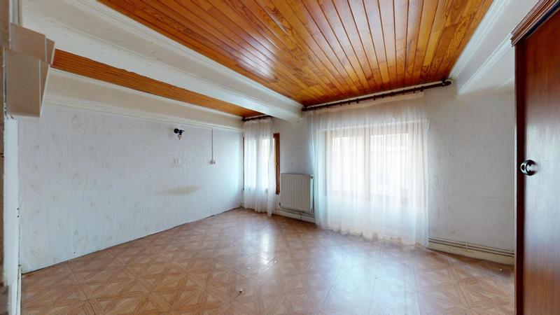 Appartement - 100 m² - 5 pièces