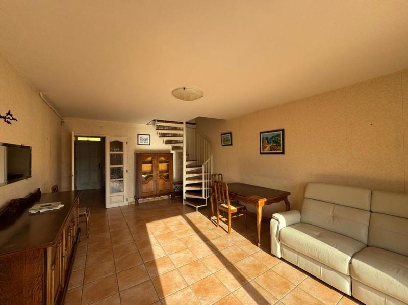 Maison - 93 m² - 4 pièces