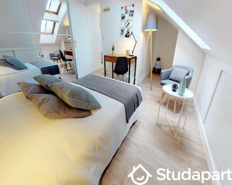 Chambre - 80 m² - 1 pièce