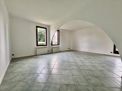Appartement - 83 m² - 3 pièces