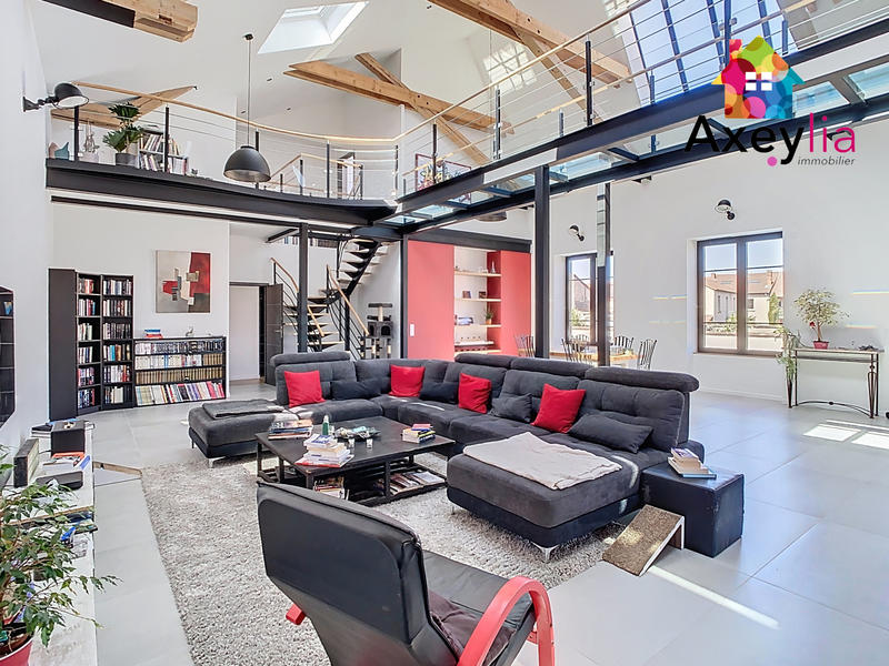 Loft - 278 m² - 5 pièces