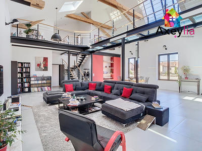 Loft - 278 m² - 5 pièces