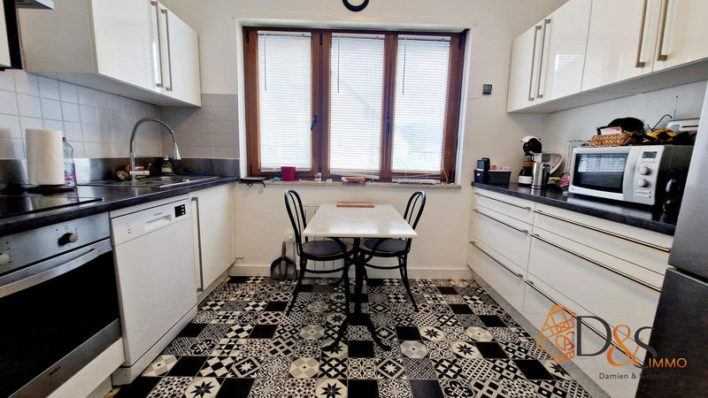 Maison - 200 m² - 10 pièces