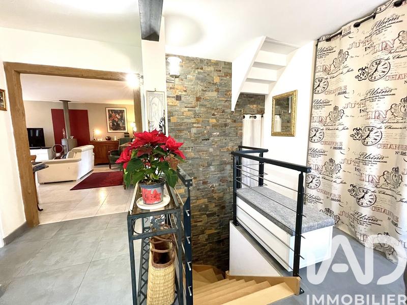 Maison - 228 m² - 7 pièces