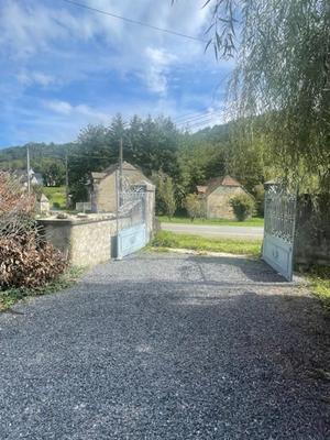 Corps de ferme - 250 m² - 15 pièces