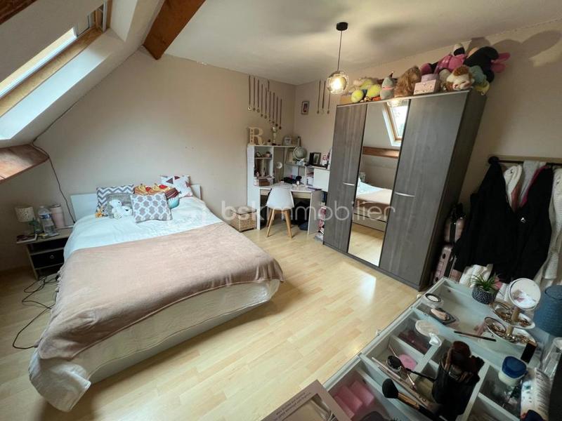 Maison - 205 m² - 9 pièces