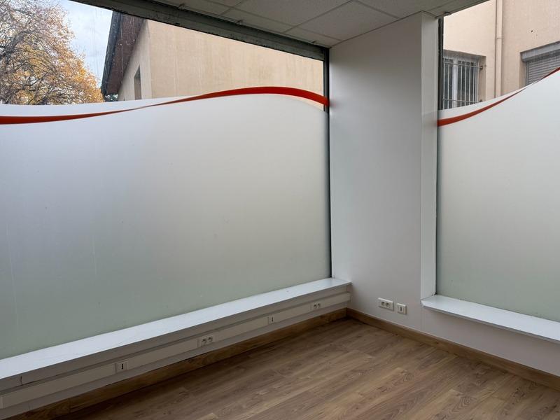 Bureau - 60 m² - 4 pièces