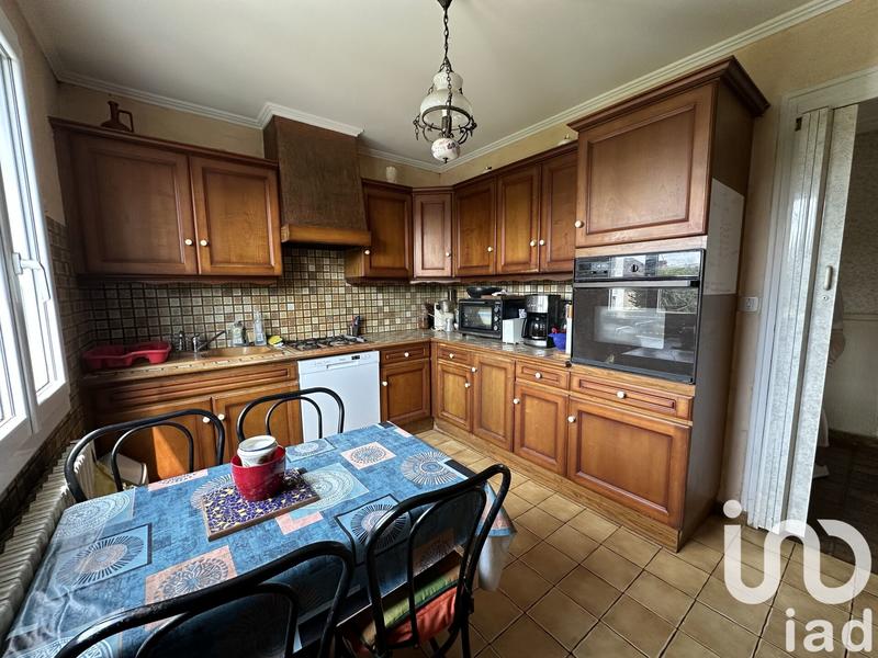 Maison - 186 m² - 8 pièces