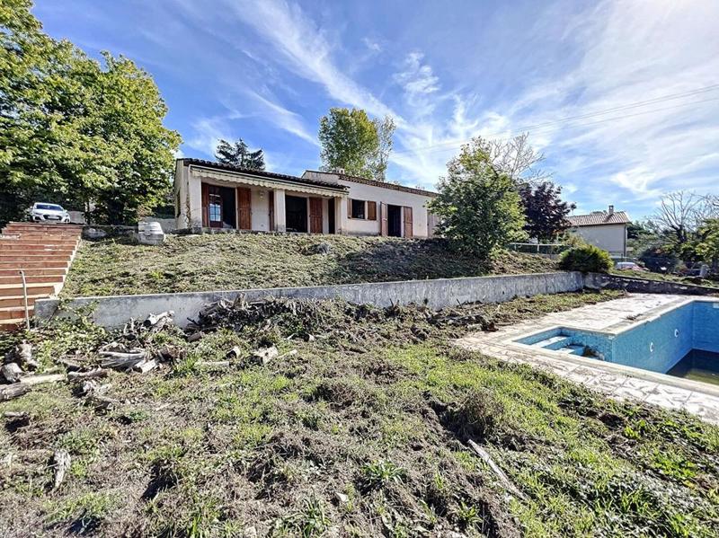 Maison - 93 m² - 4 pièces