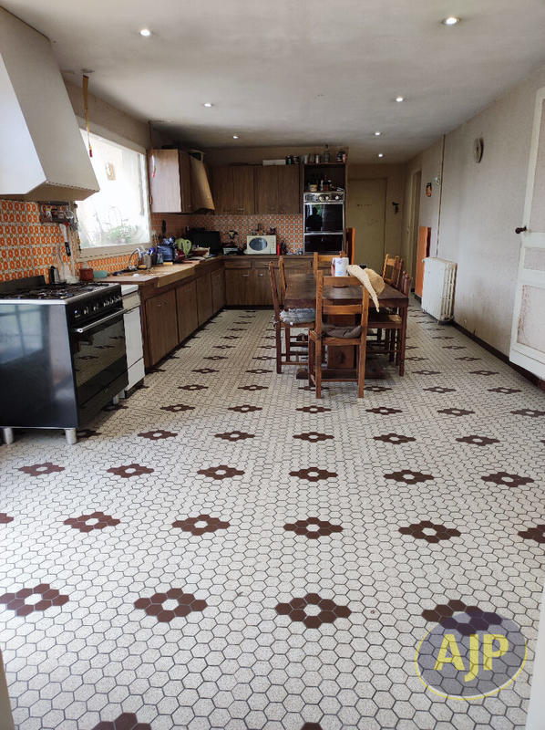 Maison - 206 m² - 6 pièces