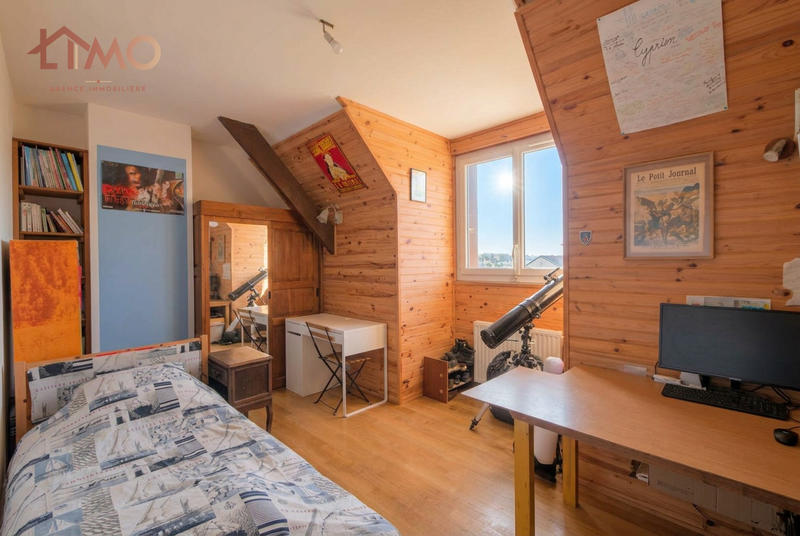 Maison - 300 m² - 12 pièces