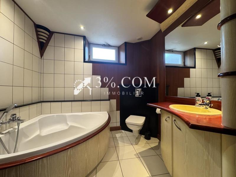 Maison de ville - 239 m² - 10 pièces