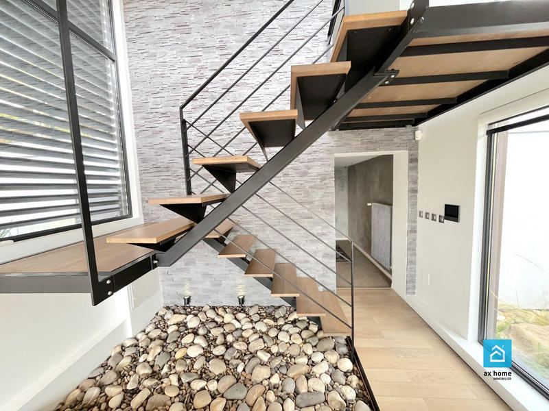 Maison contemporaine - 153 m² - 8 pièces