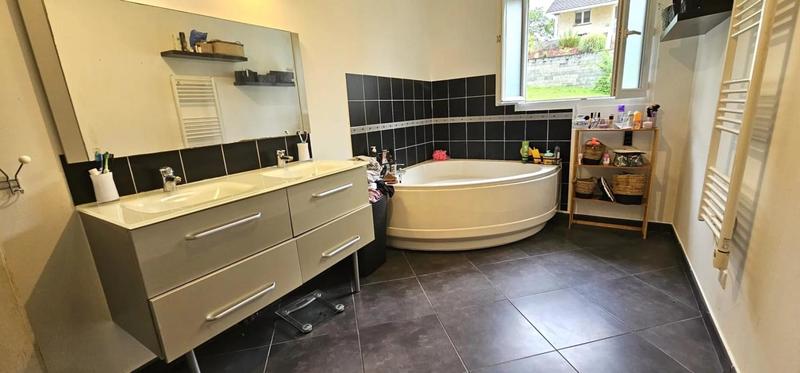 Maison - 136 m² - 6 pièces