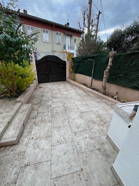 Appartement - 75 m² - 3 pièces