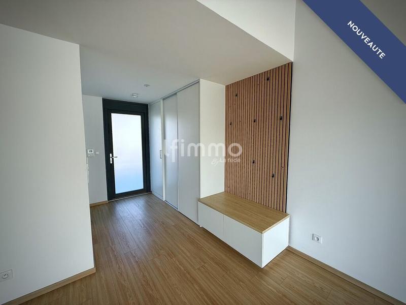 Loft - 121 m² - 5 pièces