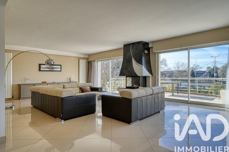 Maison - 247 m² - 10 pièces